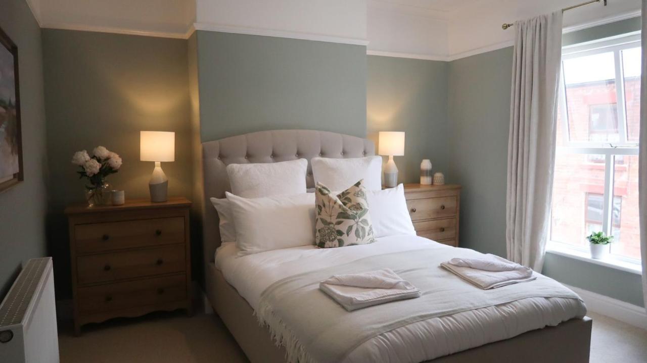 Luxury Living Outside The City Walls - Sleeps Six! Chester Kültér fotó