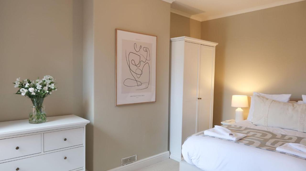 Luxury Living Outside The City Walls - Sleeps Six! Chester Kültér fotó