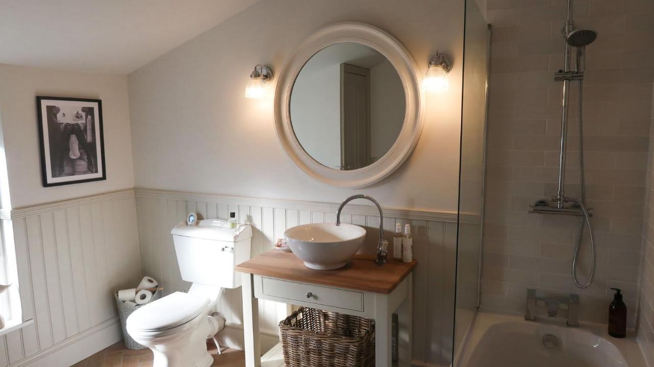 Luxury Living Outside The City Walls - Sleeps Six! Chester Kültér fotó