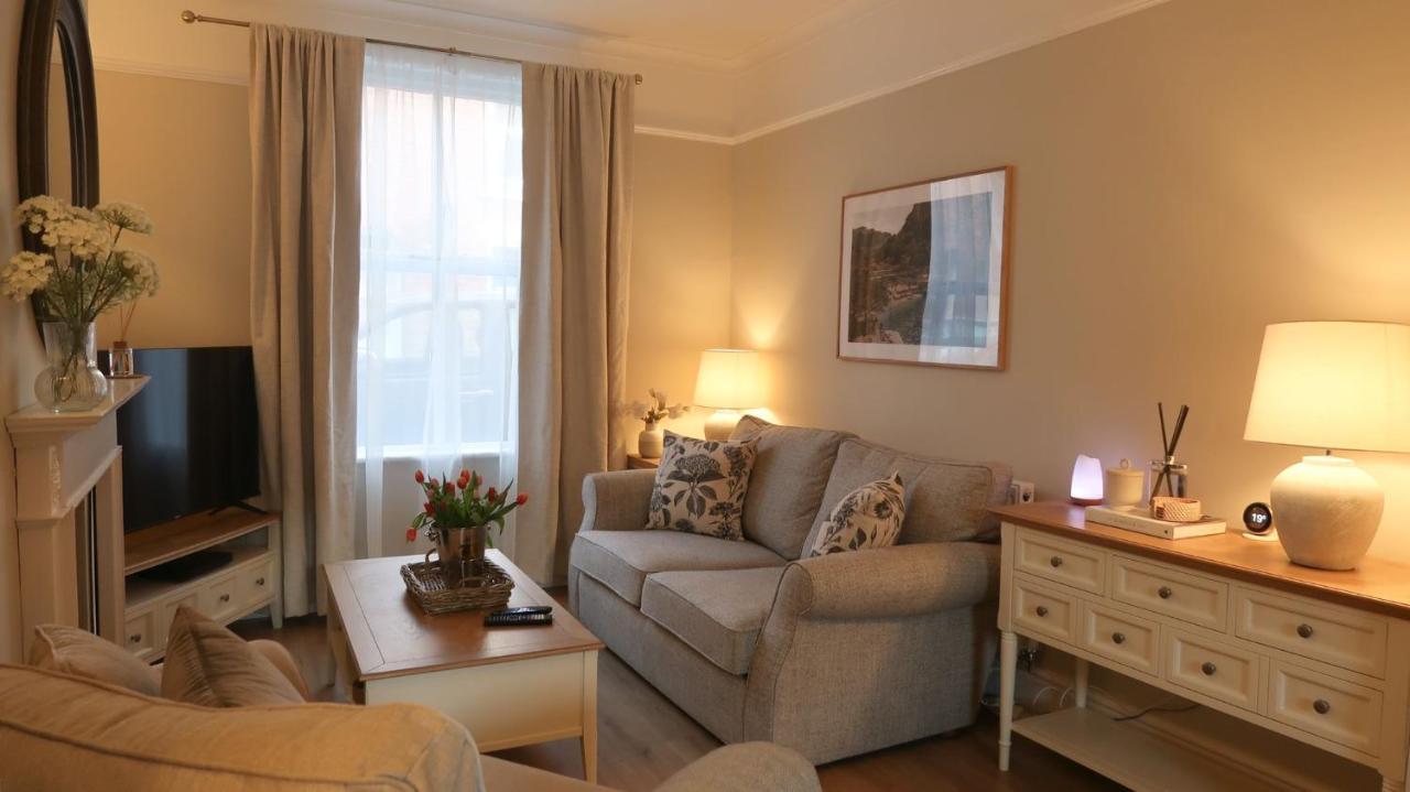 Luxury Living Outside The City Walls - Sleeps Six! Chester Kültér fotó