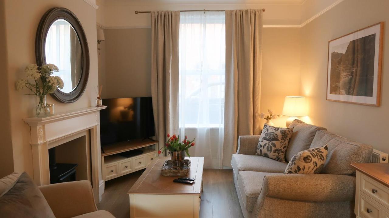 Luxury Living Outside The City Walls - Sleeps Six! Chester Kültér fotó
