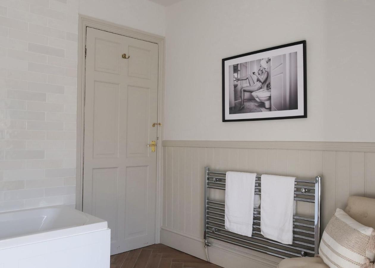 Luxury Living Outside The City Walls - Sleeps Six! Chester Kültér fotó